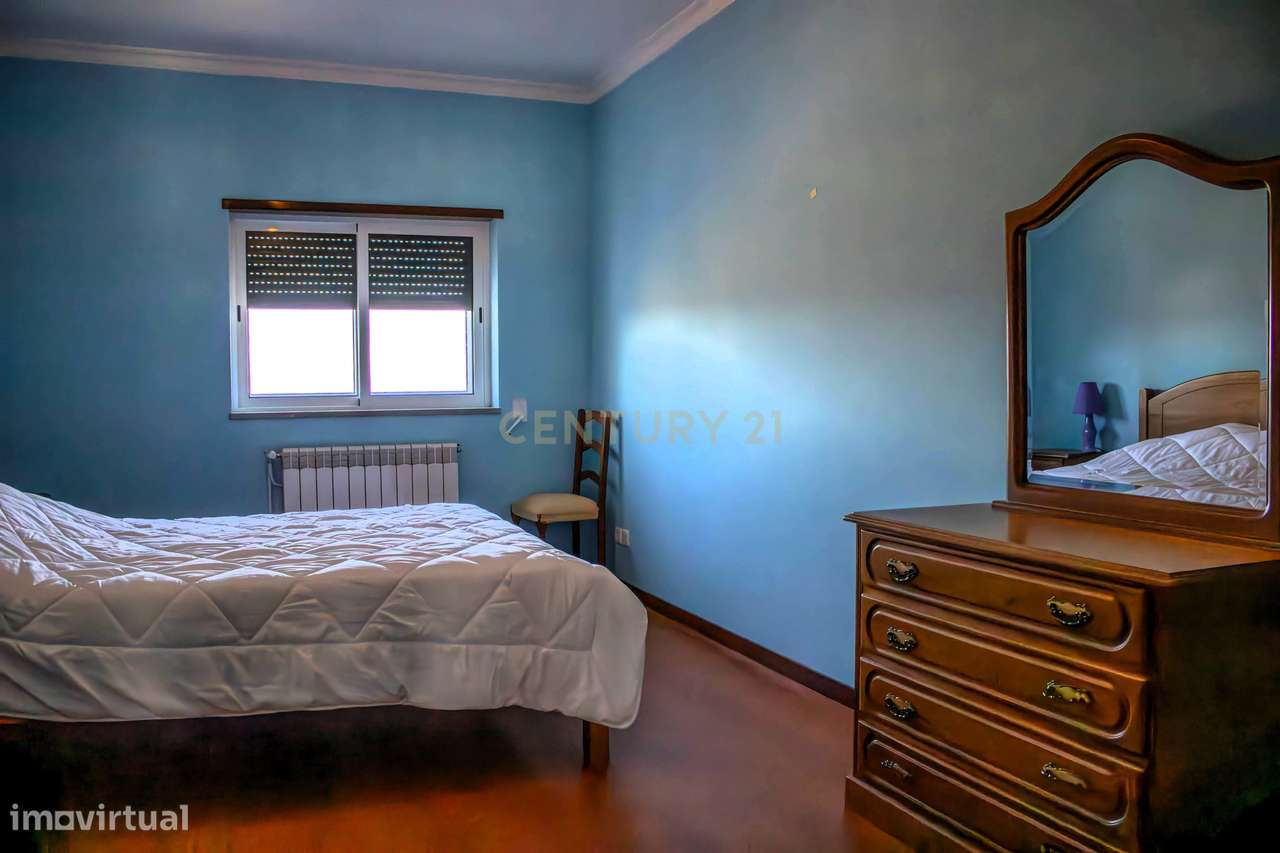 Moradia moderna | 3 pisos | Vila Nova Foz Côa-36