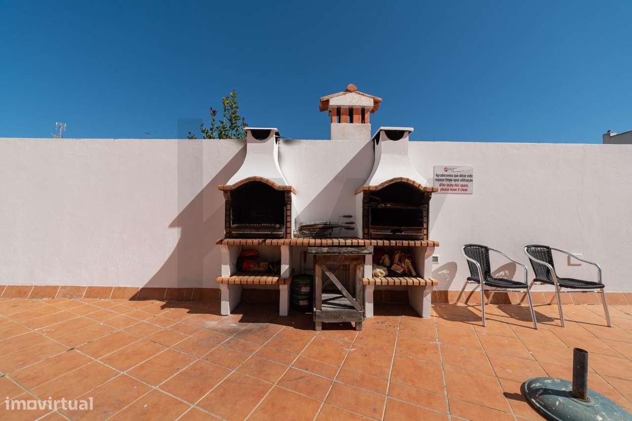 Apartamento T3 único com 3 lugares de estacionamento - VRSA-29