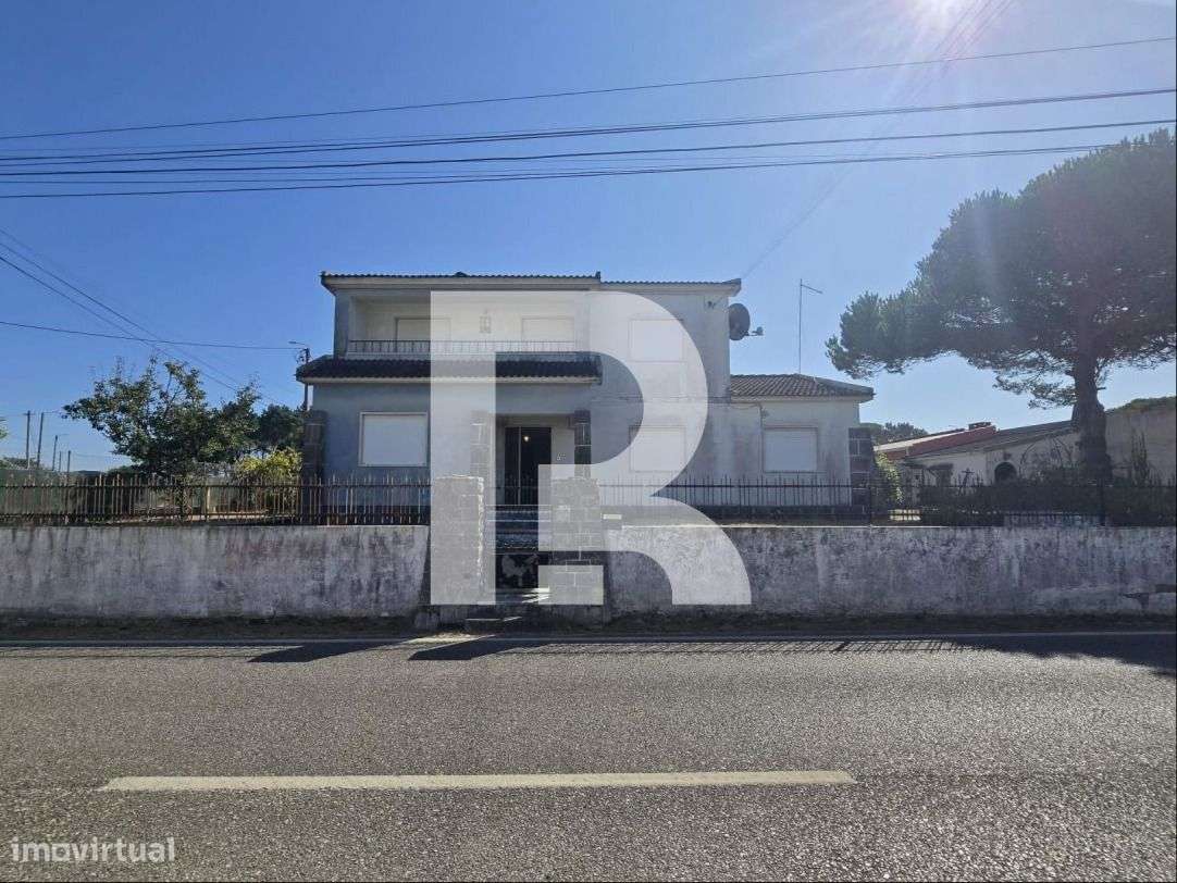 Moradia Isolada T7 em Fontanelas-45