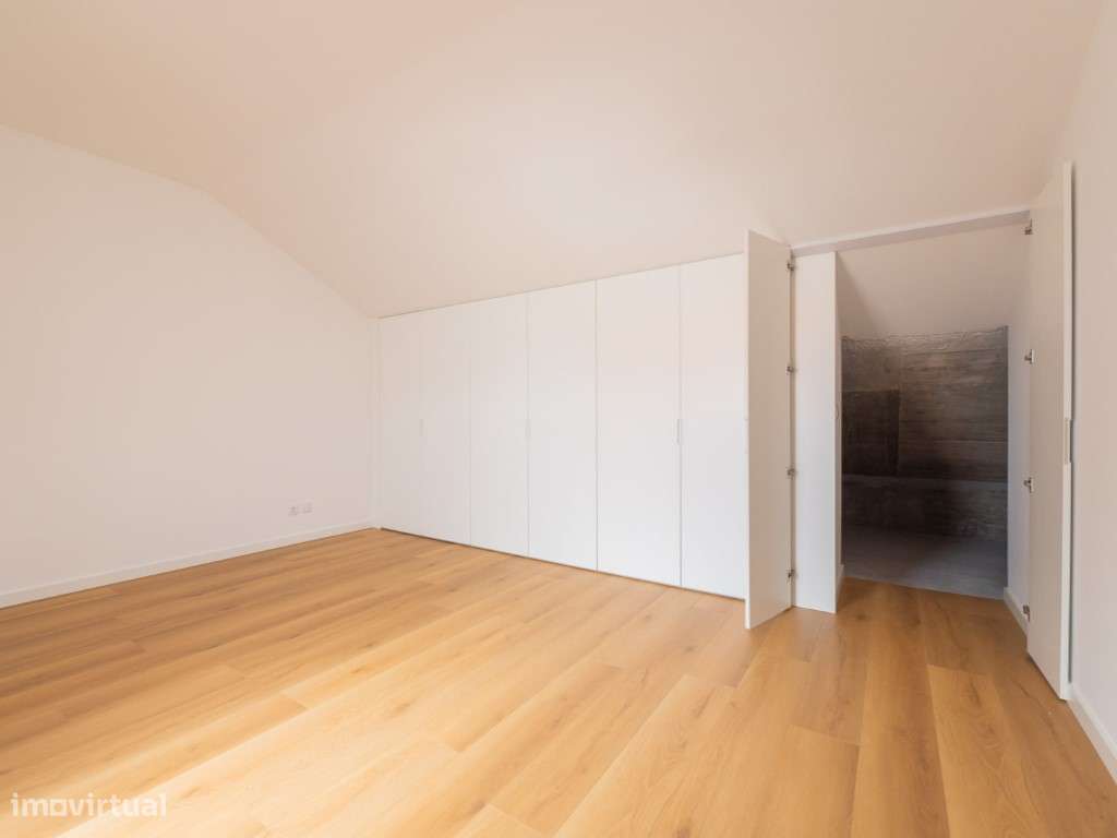 MORADIAS T2+1 e T3+1 GARAGEM E JARDIM, BELAS-51