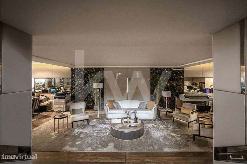 Ótimos Armazéns + Escritórios em Milheirós Maia, Total 2600m2 - Grande imagem: 4/38