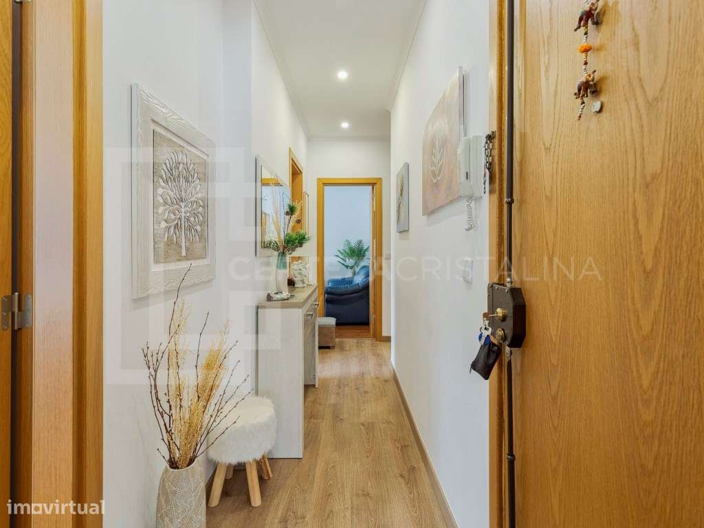 Apartamento T3 com varanda em gaveto no Barreiro-19