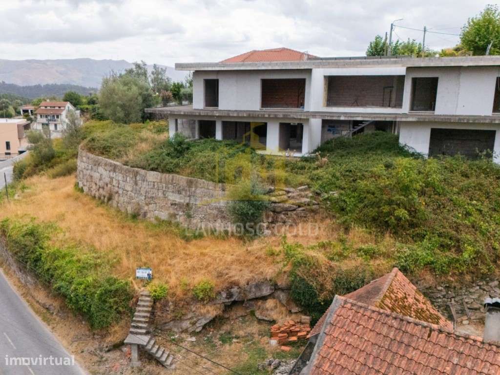 Moradia T4 em Estrutura - Vilar do Chão, Vieira do Minho - Grande imagem: 5/9