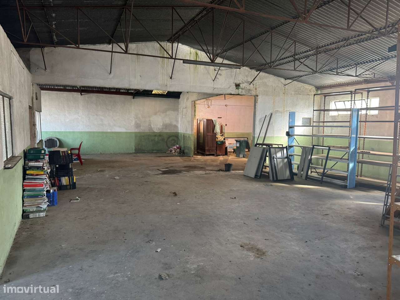 Armazém com Alvará de Indústria e Comércio no centro de Castro Verde - Grande imagem: 5/16