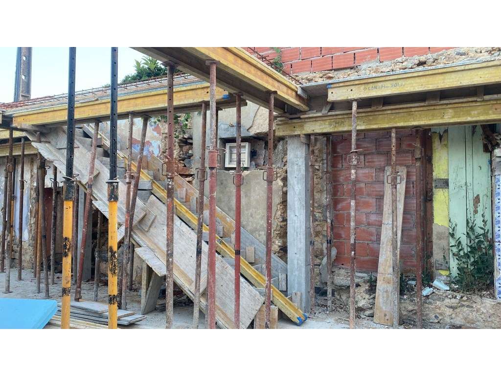 Moradia T2 Duplex com terreno, Belas-9