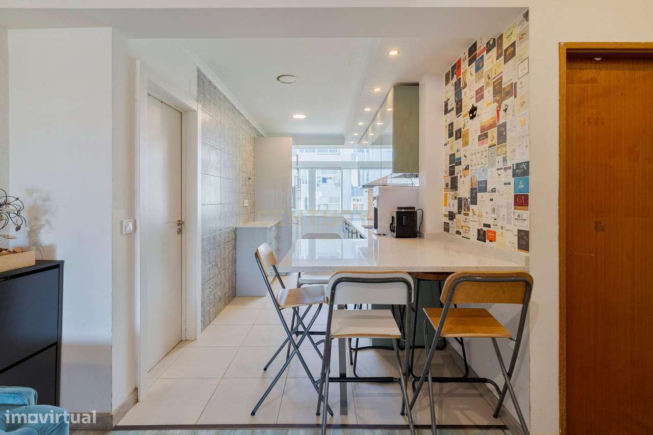 Apartamento T-4 Renovado em Almada com Vista para o Rio - Grande imagem: 5/31