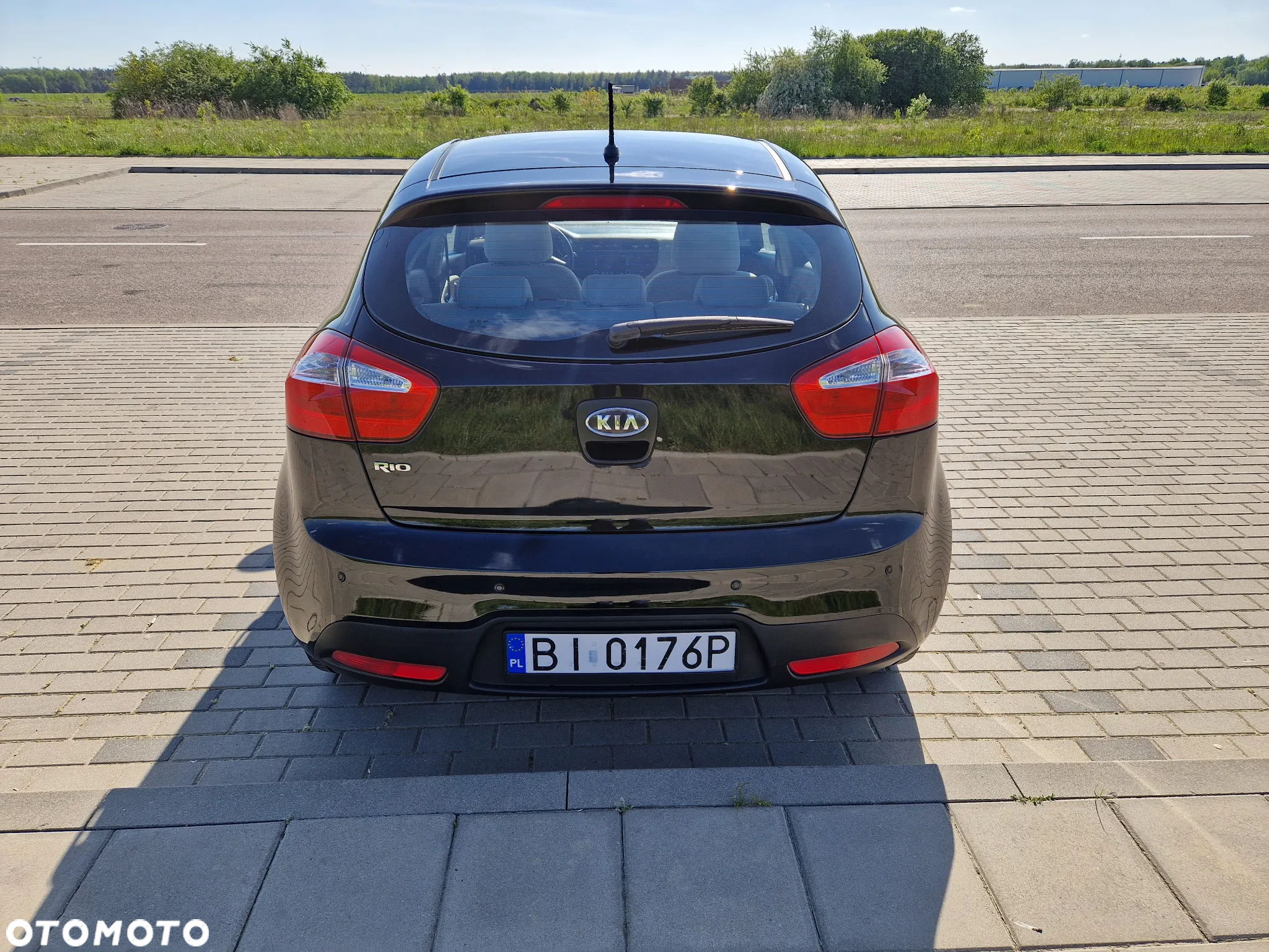 Kia Rio - 10