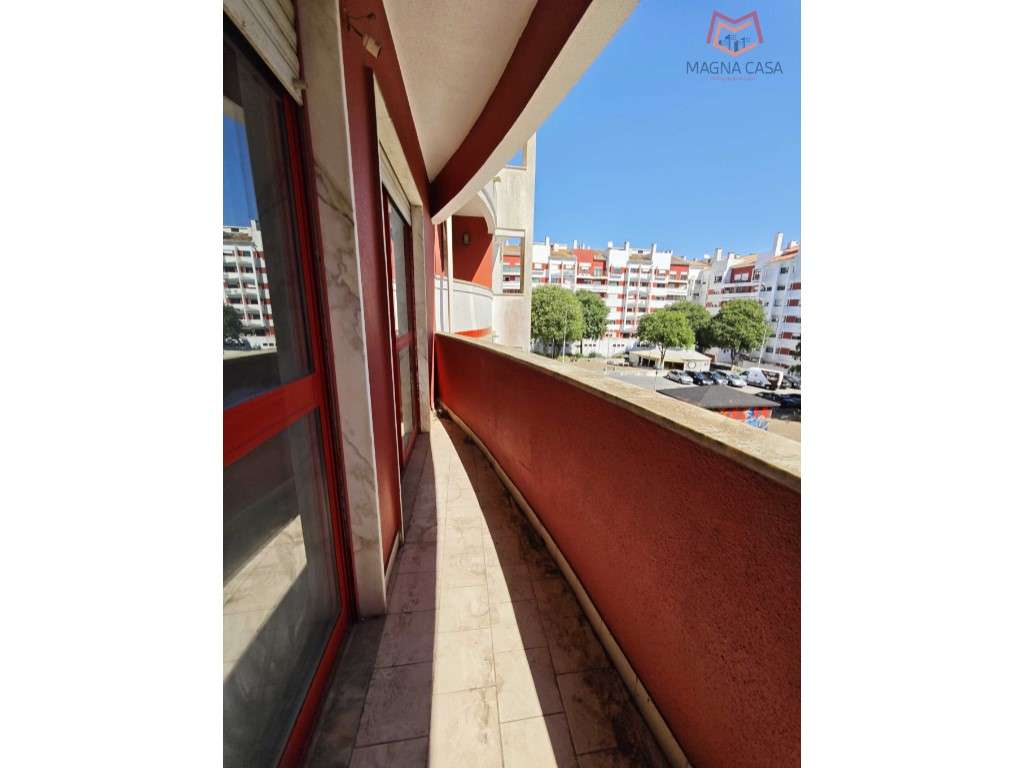 Apartamento T2 com Parqueamento em Algueirão-Mem Martins.-13