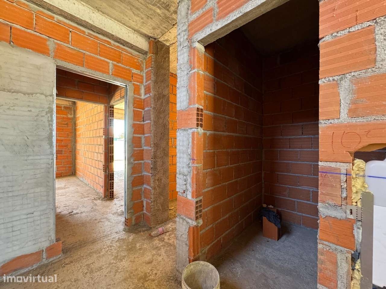 Nova Moradia T4 com Piscina na Vila de Azeitão-11