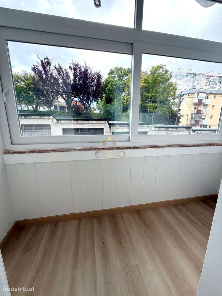Apartamento T2 Totalmente Remodelado  No Centro da Bobadela-15
