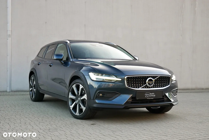 Volvo V60 Cross Country D4 AWD Geartronic Pro - 3