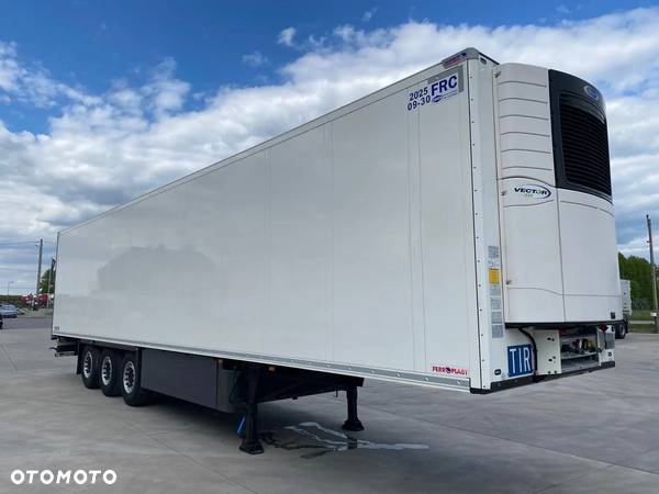 Schmitz Cargobull Chłodnia Doppelstock - podwójny załadunek z Carrier Vector 1550 - 2