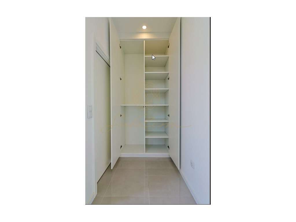 Moradia Nova com 4 Assoalhadas, Garagem Box e Piscina!-18