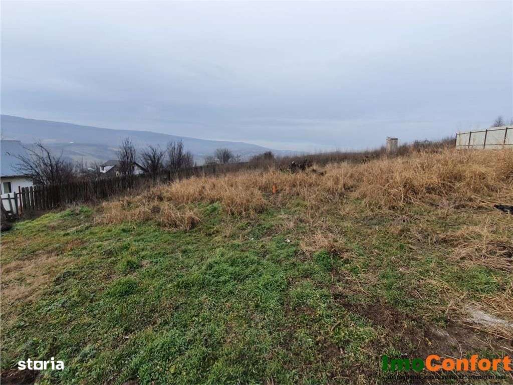 1000 mp intravilan  Chicerea, cu utilitati, pozitie superba - Imagine principală: 2/6