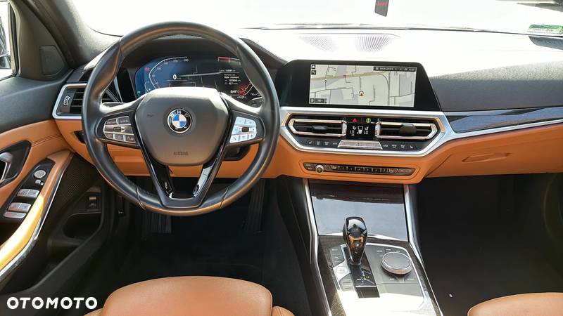BMW Seria 3 330i Luxury Line - 26