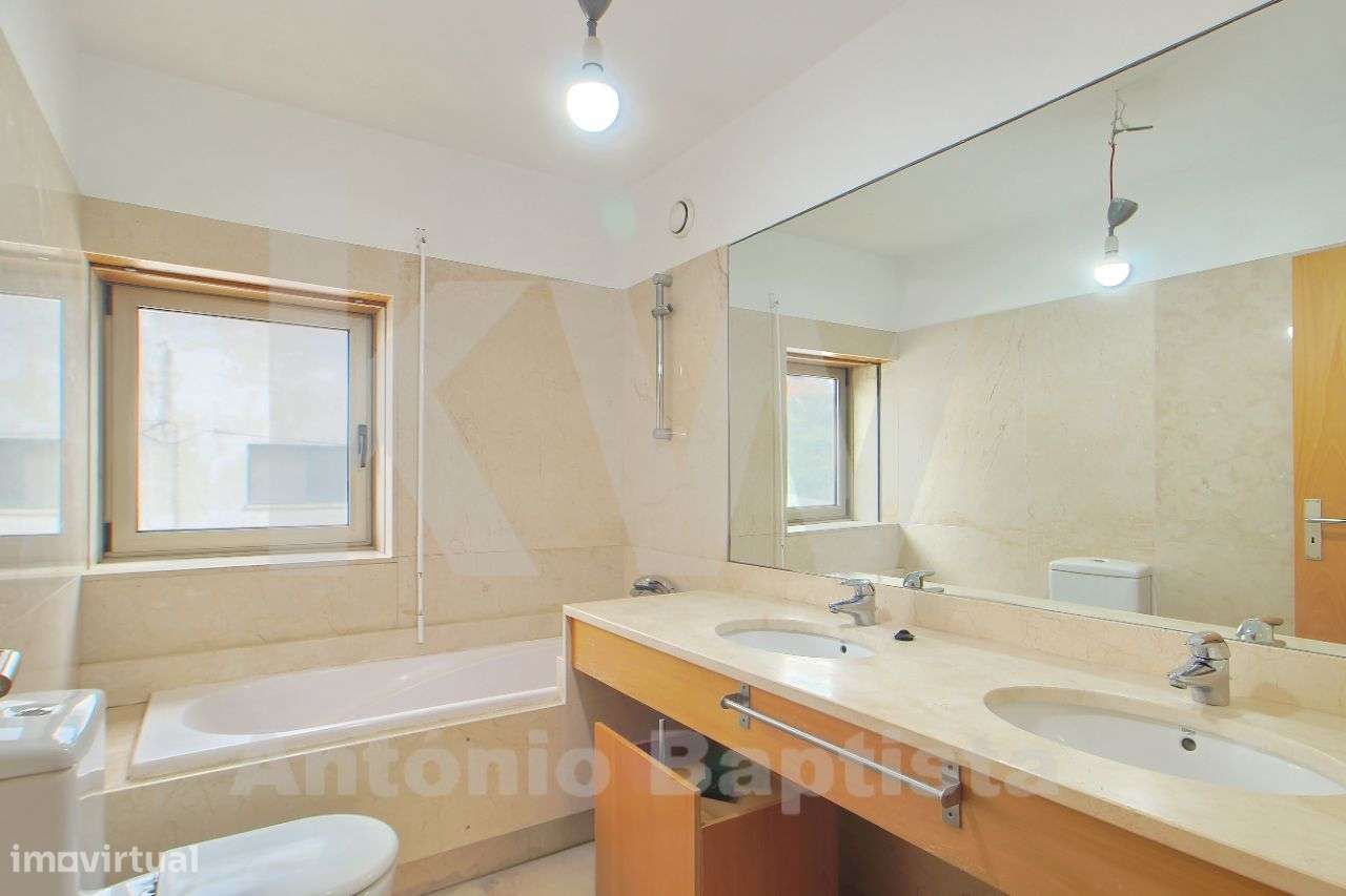 Moradia T3+1 no Bairro da Beira Mar, centro Aveiro-14