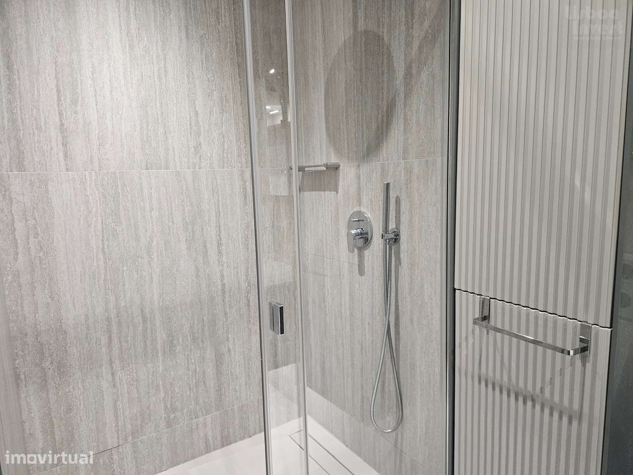 Vendo T2 Completamente remodelado Cascais-17