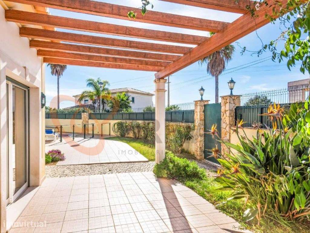 Moradia T4 com Piscina Privada num Lote de 620 m² em Vale de Parra,...-7