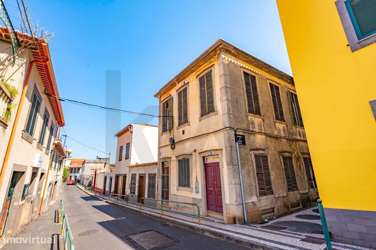 Predio para recuperar no centro do Funchal - Grande imagem: 2/41
