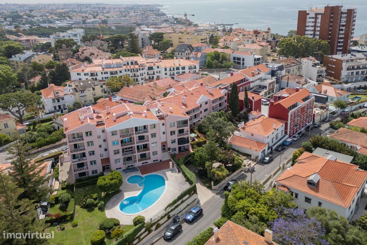 T2 Remodelado com Piscina a 500m da Marginal, Monte Estoril-22