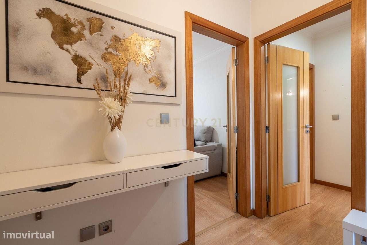 Excelente Apartamento T2 com elevador e garagem-34