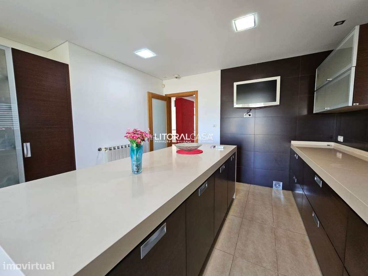 Moradia Isolada | 4 suites - Grande imagem: 1/60