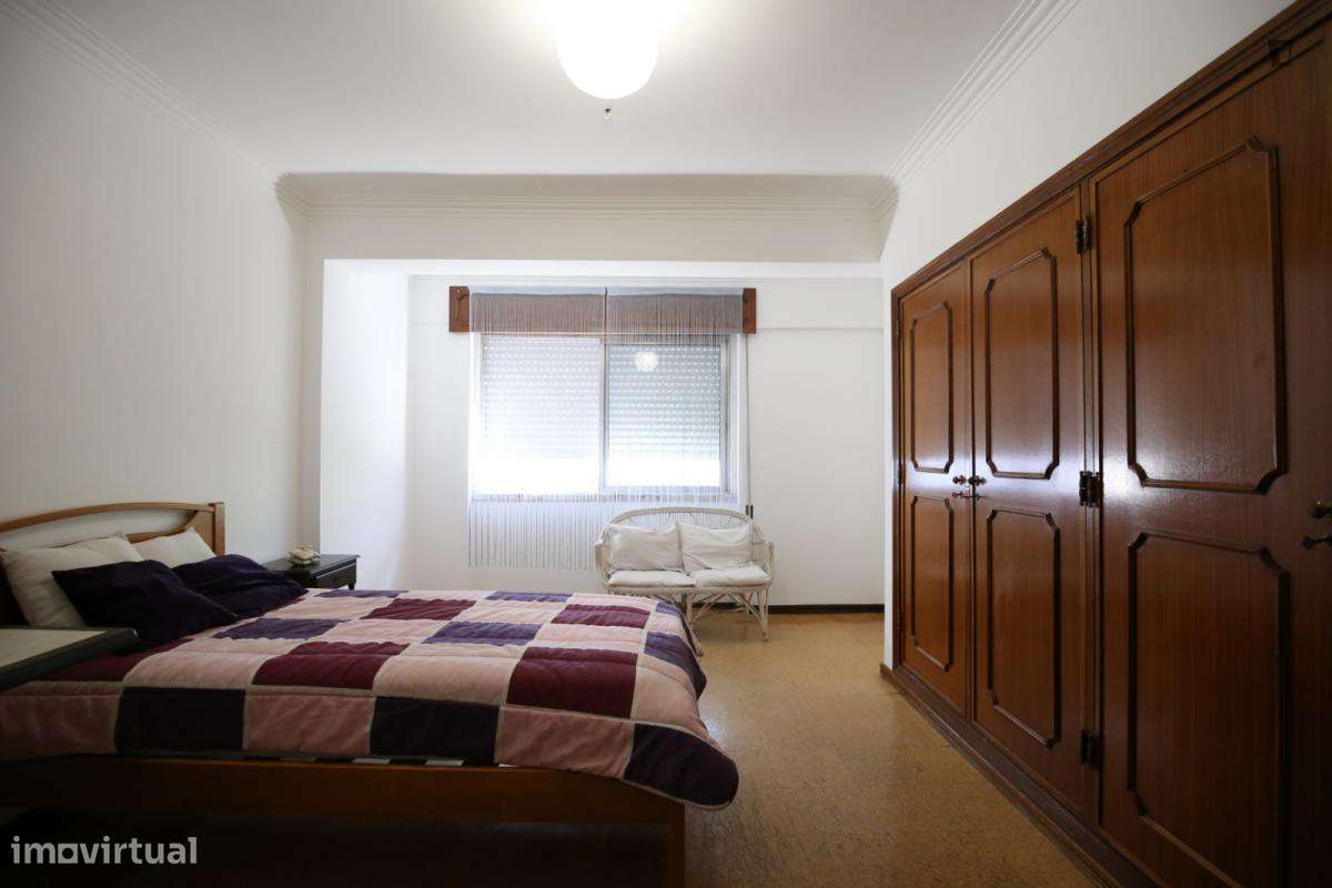 Quarto - localizado em Benfica Lisbon - Grande imagem: 4/8