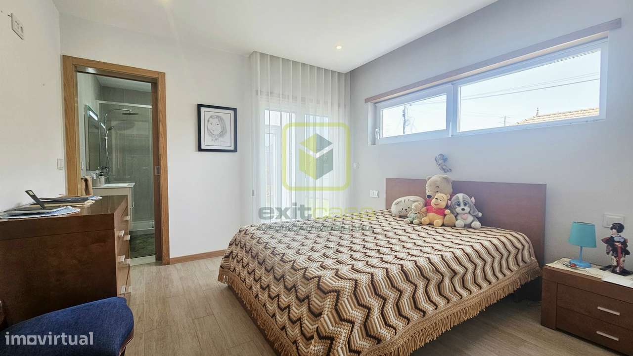 Moradia de Luxo a 5 Minutos da Praia da Barra-15