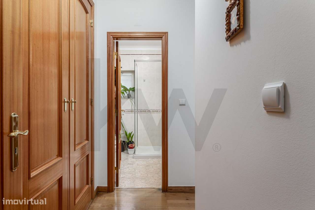 Apartamento T3 com elevador,  estacionamento e arrecadação, Jardins da-21