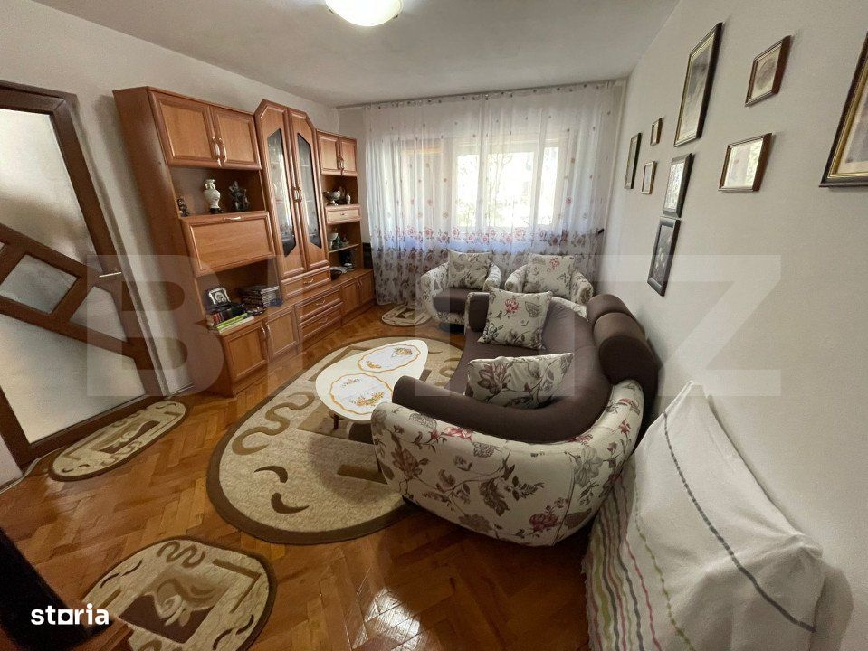 Apartament 3 camere ,  70mp , zona Teilor