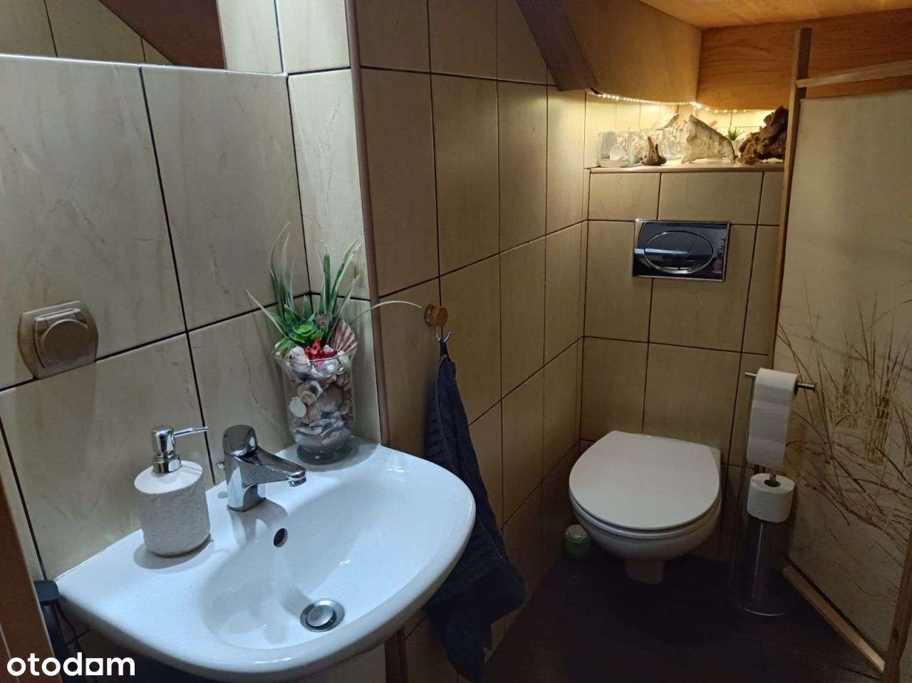 Słoneczne Wzgórze, klimatyczny dom z pięknym ogrod-9