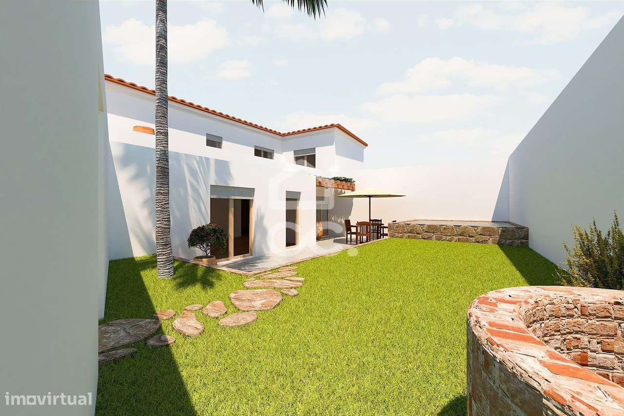 Duas moradias, T3 e T2, para reconstruir com projecto aprovado  | Cent - Grande imagem: 4/19