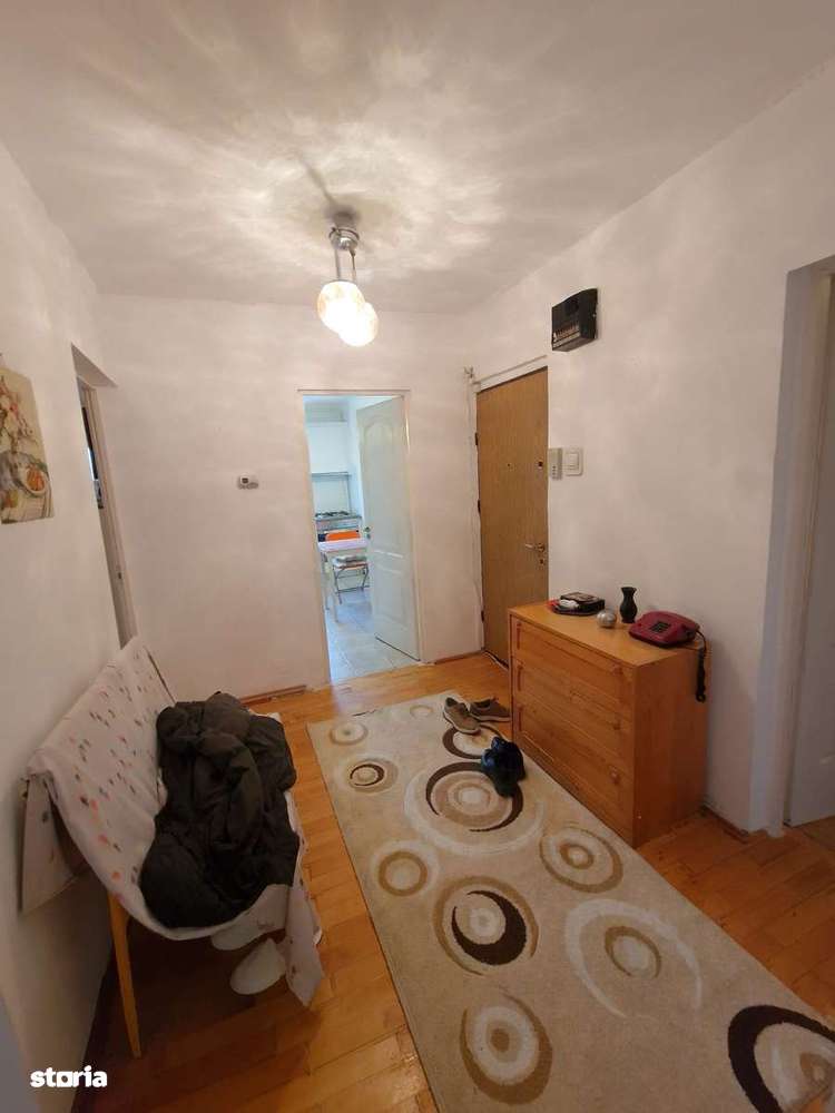 Ap 4 camere decomandat 72 mp 2 balcoane etaj 2 Calea Dumbrăvii/ Dioda-2