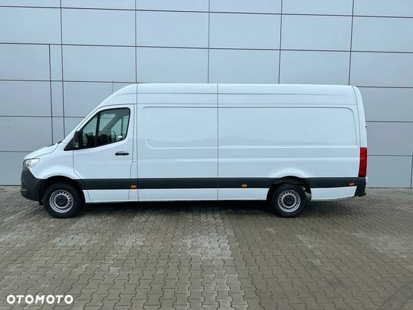 Mercedes-Benz Sprinter - 2