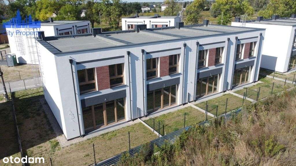 Nowoczesny segment z ogródkiem-0