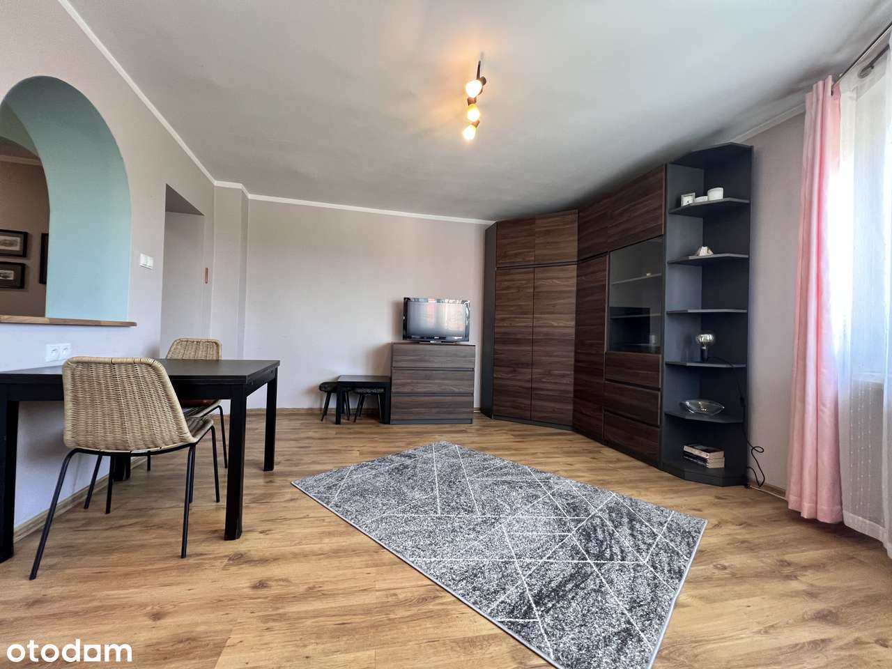 Przestronna kawalerka Centrum-2