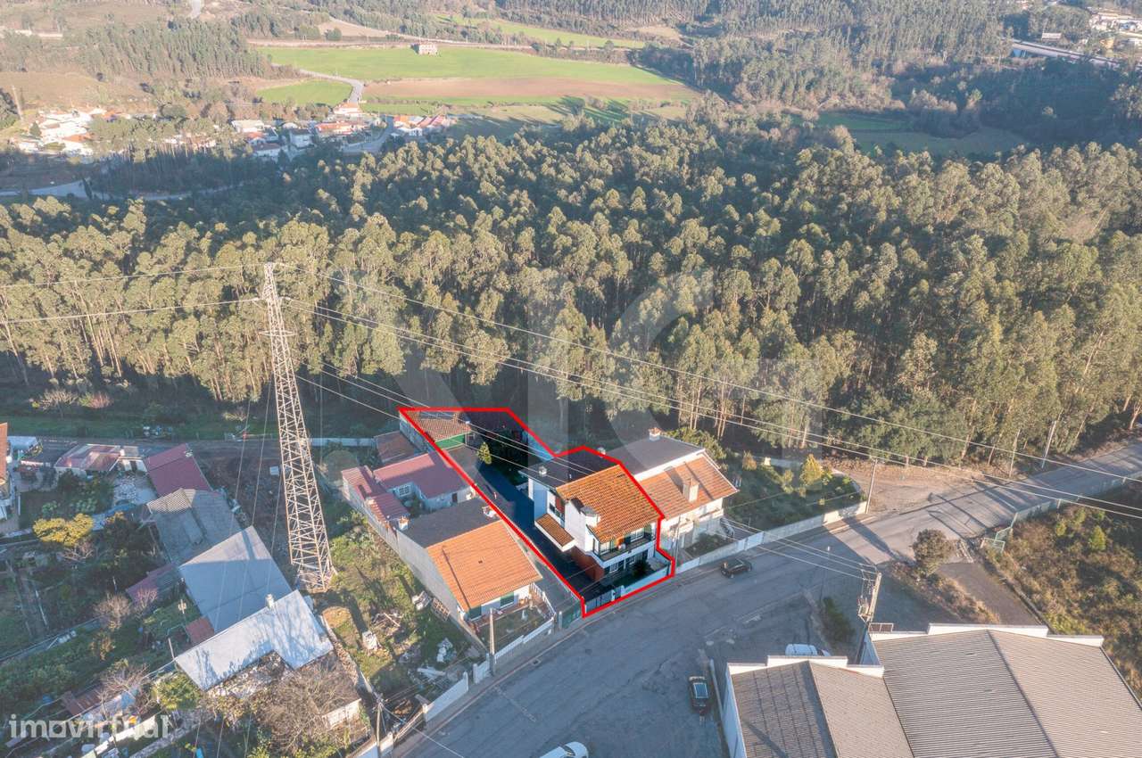 Moradia T4 com pátio, jardim e garagem em Covelas - Trofa - Grande imagem: 4/60