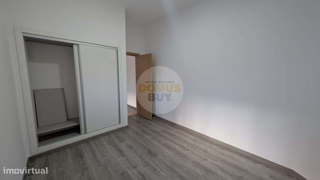 MORADIA TÉRREA T3 A ESTREAR | 2WCS  - BAIXA DA BANHEIRA - Grande imagem: 5/16