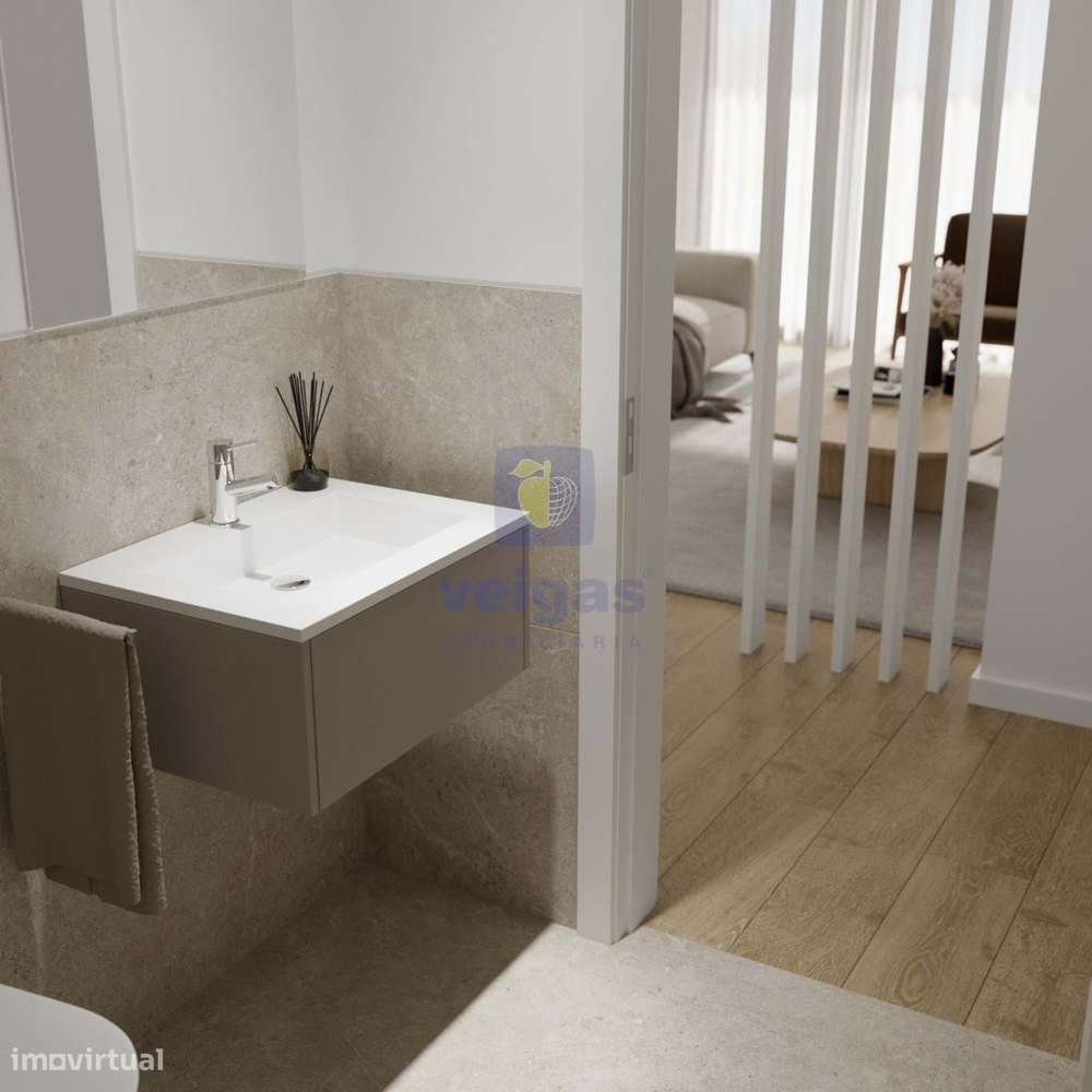 Apartamento T4 Novo em Leiria, Parceiros, com garagem box fechada e el-19