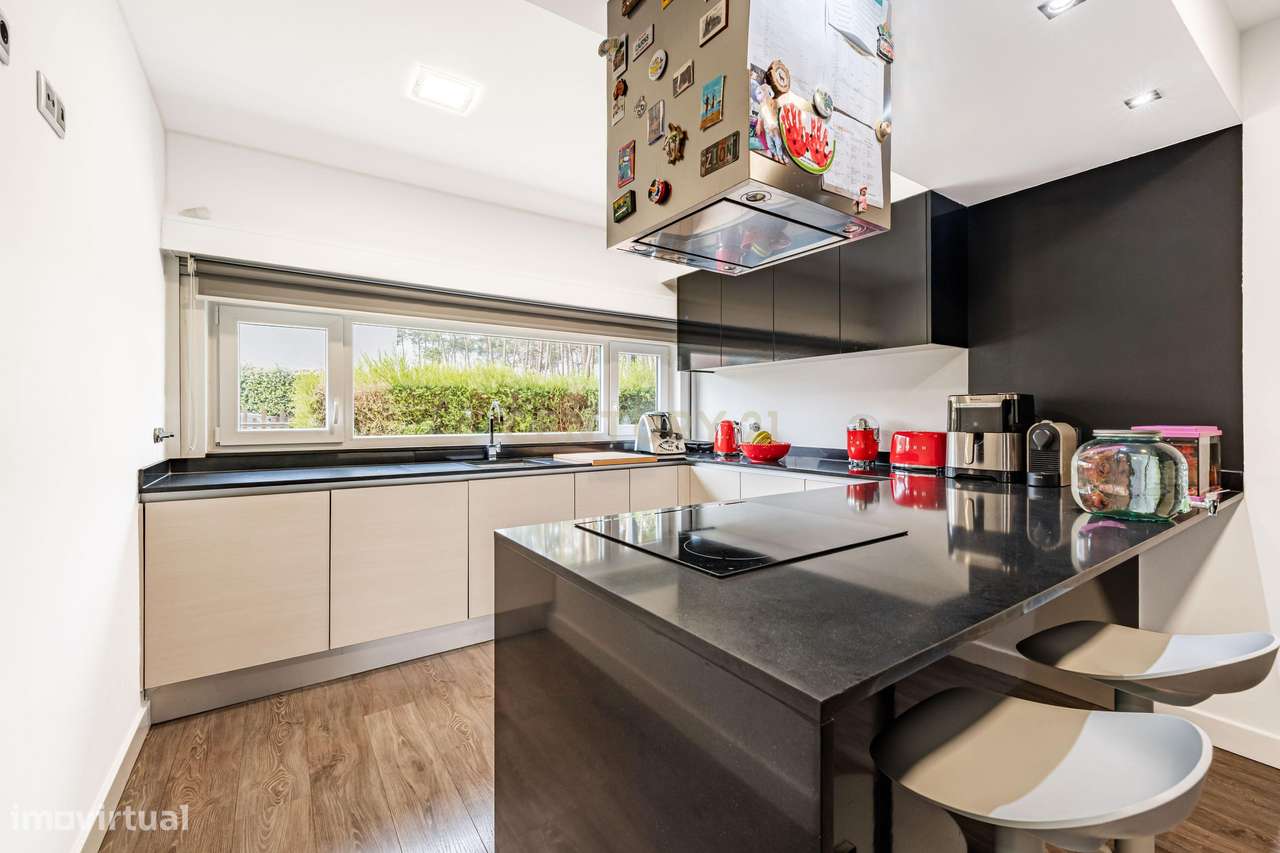 Moradia contemporânea na Aroeira | Luz natural, conforto e eficiência-21