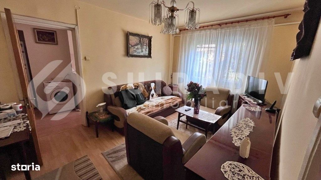 Apartament cu 3 camere de vanzare, in cartier Manastur