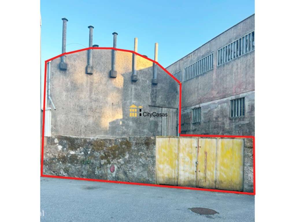 Prédio/Armazém em Milheirós - Grande imagem: 2/18