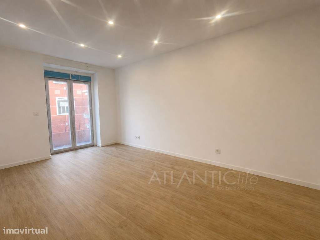 T3+1 totalmente remodelado em Queluz - Pronto a Habitar!-7