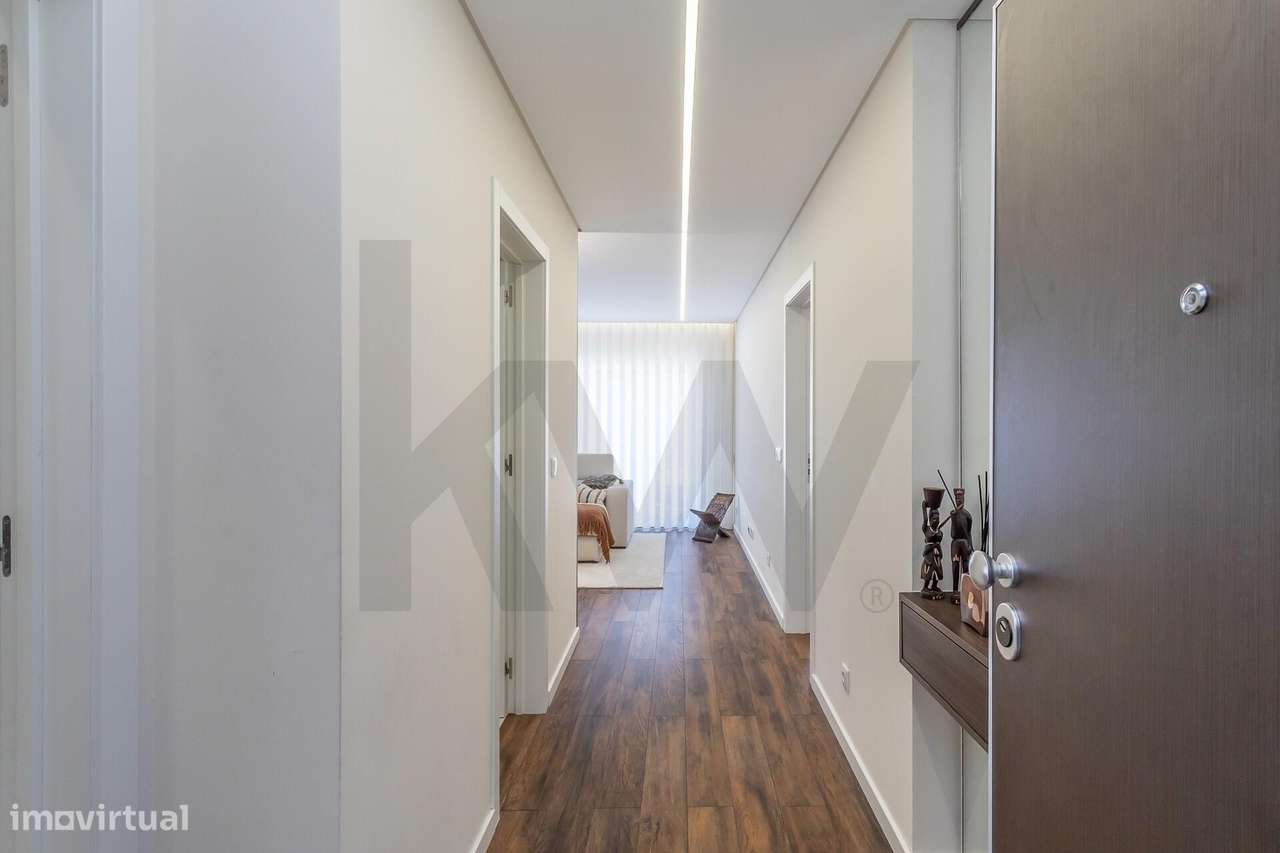 Excelente T2 de 2024 no Riverside Residence-19