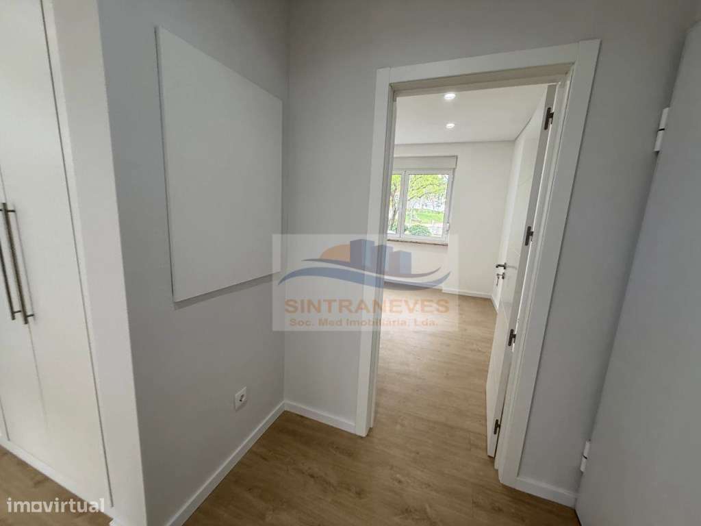 Belíssimo Apto T4 Totalmente Remodelado, em Rua Arborizada, 2 Casa ... - Grande imagem: 2/4