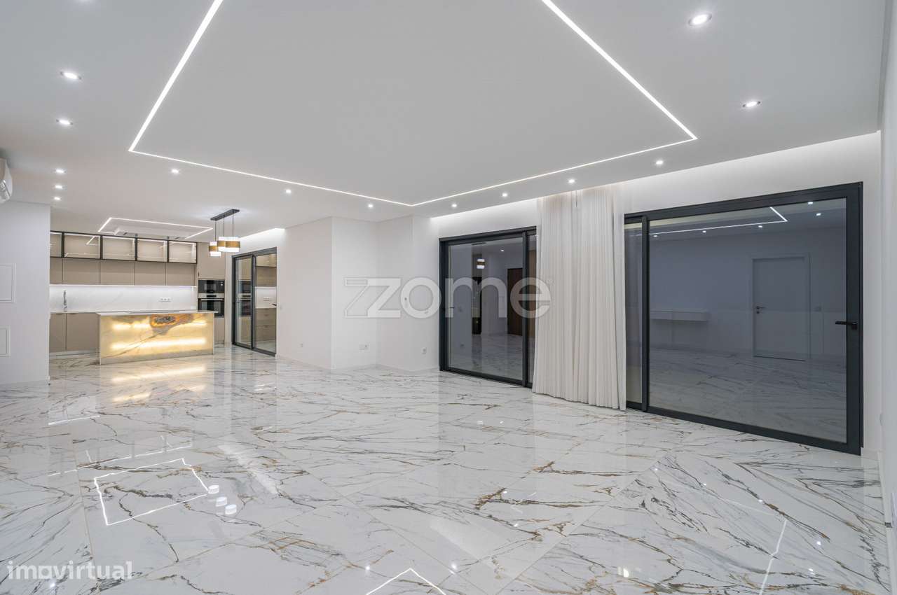 Apartamento T3 Penthouse Com Vista Mar E Cidade No Canico