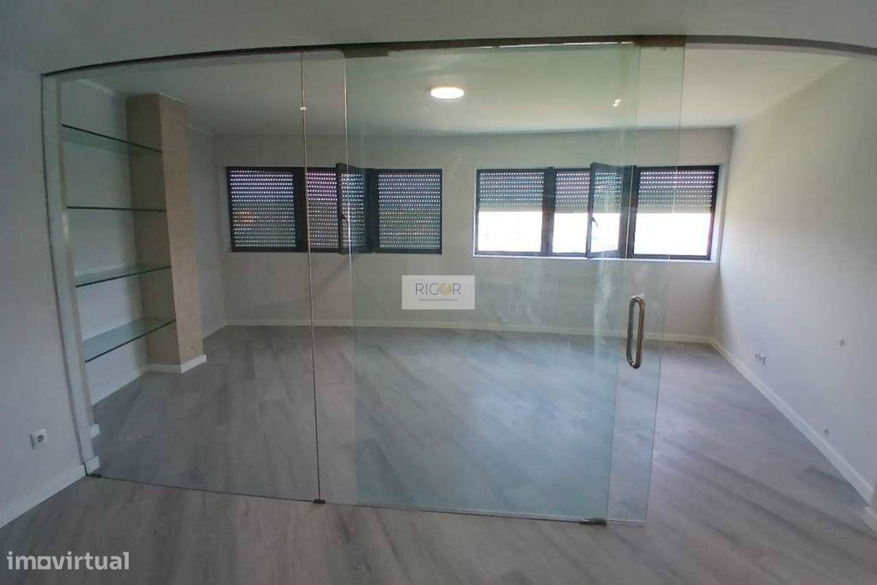 Apartamento T4 remodelado com garagem em Braga - Grande imagem: 4/25