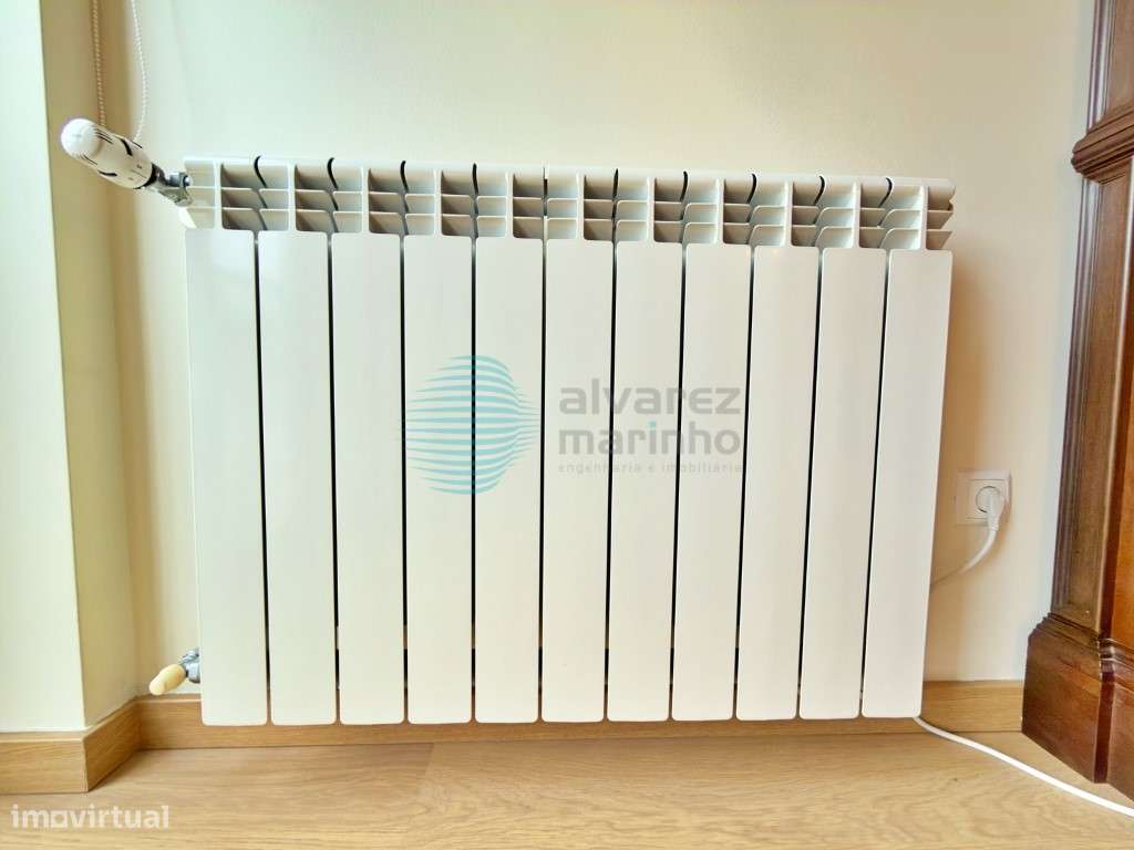 Apartamento T5, com 3 varandas, 2 lugares de estacionamento e Arrec...-39