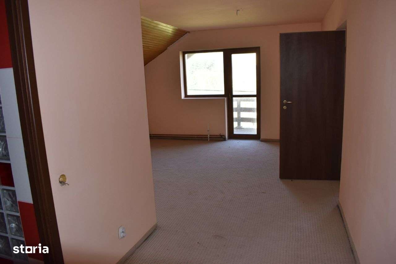 Pensiune/casa cu mai multe utilitati de vanzare in Bran-Predelut-17