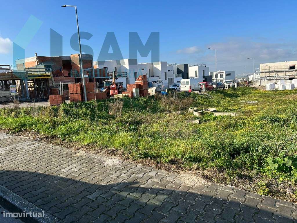 5 lotes de terreno em urbanização - Grande imagem: 2/4